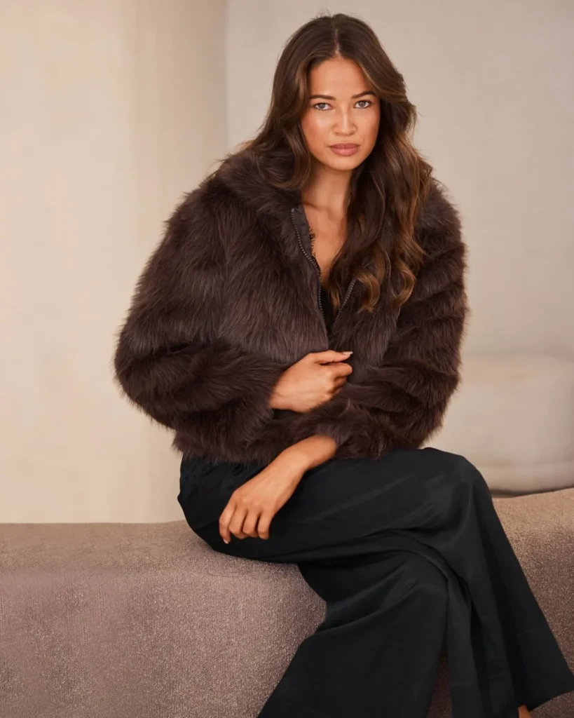 Shaggy Jacket: 25 Chic Outfit Ideas to Elevate Your Winter Style