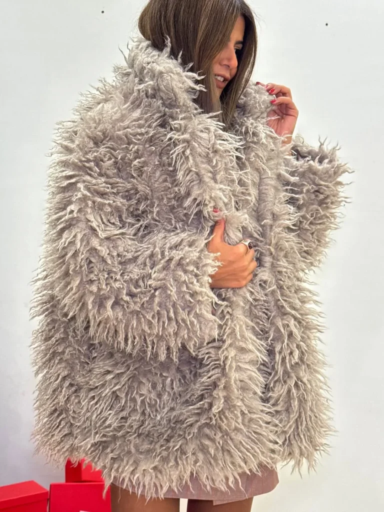 Shaggy Jacket: 25 Chic Outfit Ideas to Elevate Your Winter Style