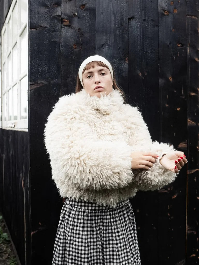 Shaggy Jacket: 25 Chic Outfit Ideas to Elevate Your Winter Style