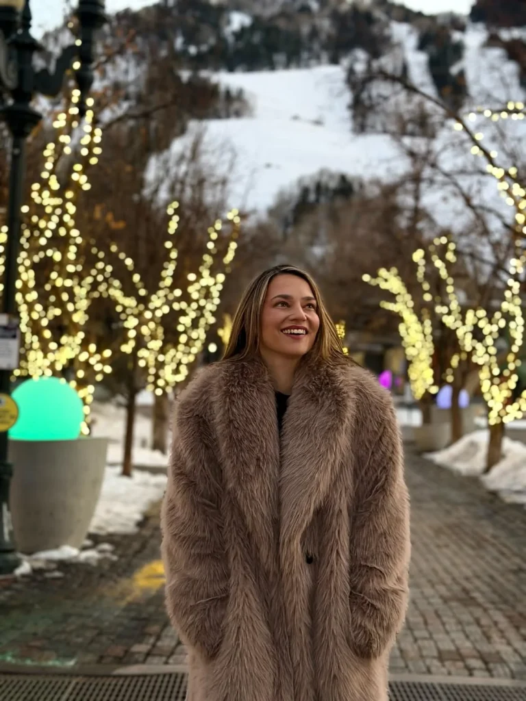 Shaggy Jacket: 25 Chic Outfit Ideas to Elevate Your Winter Style