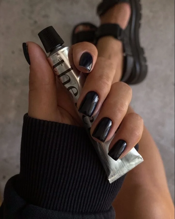 Dark Fall Nails: 25 Chic Ideas for the Perfect Autumn Manicure