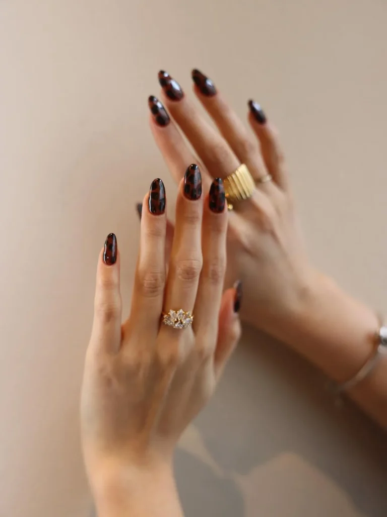 Dark Fall Nails: 25 Chic Ideas for the Perfect Autumn Manicure