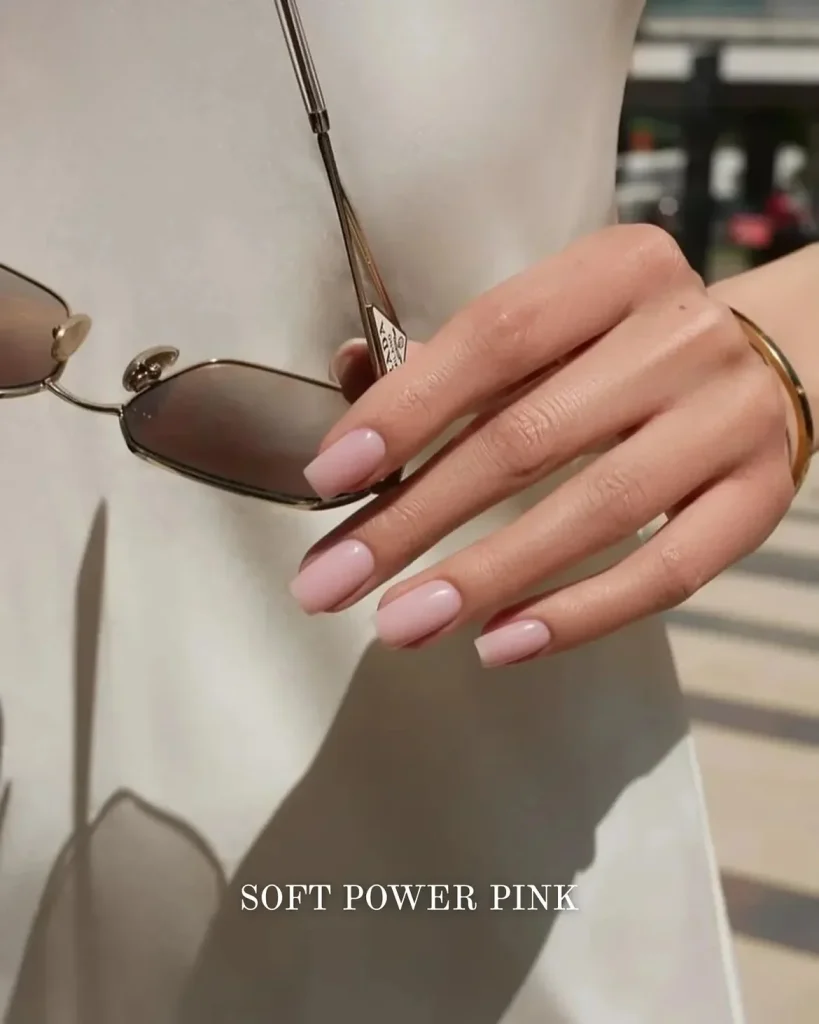 Fall Nail Designs For Office: 24 Elegant Work-Ready Manicure Ideas