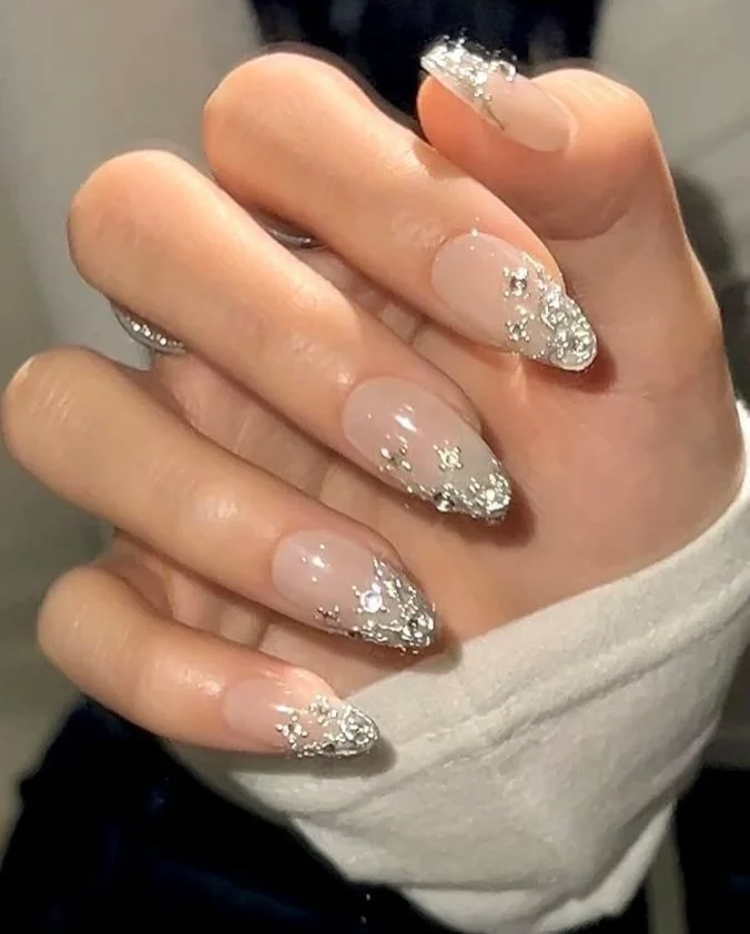 Fall Wedding Nails: 26 Elegant Ideas for Brides, Bridesmaids & Guests
